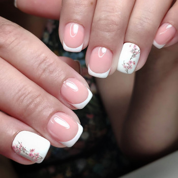 Манікюр з дизайном
                    Майстер манікюру Виктория Київ