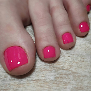 Повний педикюр з покриттям
                    Майстер манікюру Виктория Київ