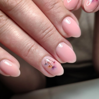 Манікюр з покриттям гель-лаком
                    Мастер маникюра Виктория Киев