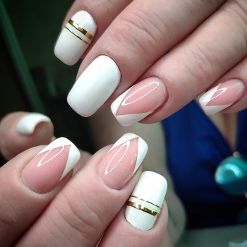 Манікюр з покриттям гель-лаком
                    Мастер маникюра Виктория Киев