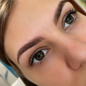 Комплекс ламінування вій та брів 
На 1,5 місяці за 1,5 год