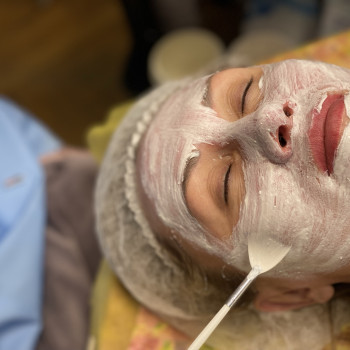 Массаж лица
                    Косметолог-инъекционист Виктория Киев