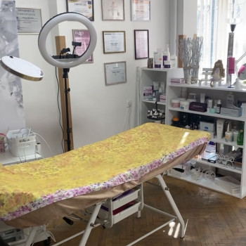 Массаж лица
                    Косметолог-инъекционист Виктория Киев