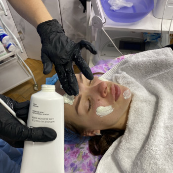 Массаж лица
                    Косметолог-инъекционист Виктория Киев