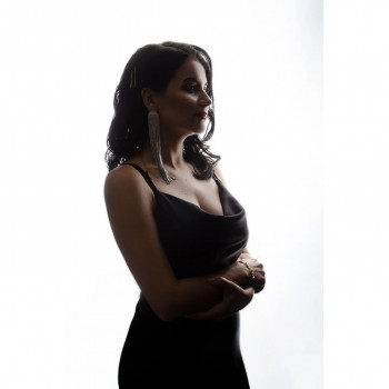 Студійна зйомка
                    Фотограф Олена Червоноград