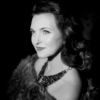 Студійна зйомка
                    Фотограф Олена Червоноград