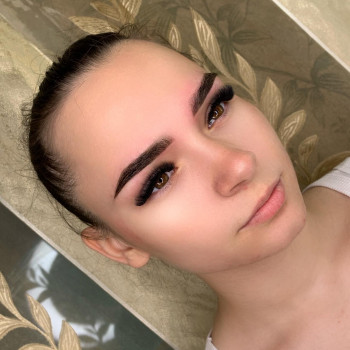 Моделювання та фарбування брів
                    Мастер перманентного макияжа Александра Кривой Рог