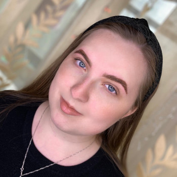 Моделювання та фарбування брів
                    Мастер перманентного макияжа Александра Кривой Рог