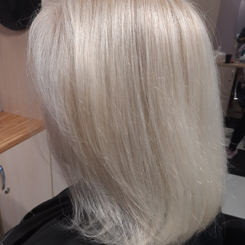 Окрашивание волос
                    Перукар-колорист Наталья Чернігів