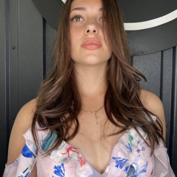 Окрашивание волос 
Укладка