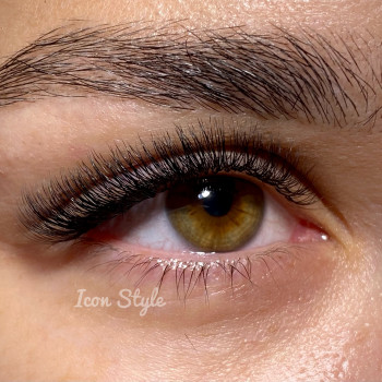 Нарощування вій