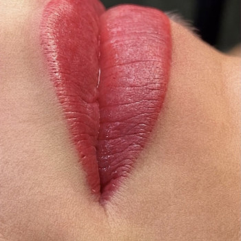 Увеличение губ
                    Косметолог-инъекционист Татьяна Одесса