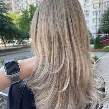 Фарбування з освітленням, шатуш
                    Салон красоты Fargo Киев