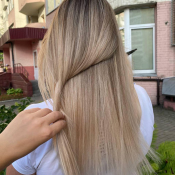 Фарбування з освітленням, шатуш
                    Салон красоты Fargo Киев