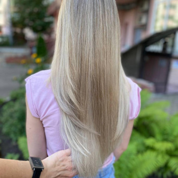 Фарбування з освітленням, шатуш
                    Салон красоты Fargo Киев