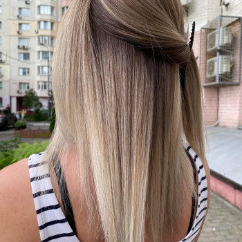 Фарбування з освітленням, шатуш
                    Салон красоты Fargo Киев