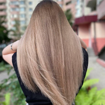 Фарбування з освітленням, шатуш
                    Салон красоты Fargo Киев