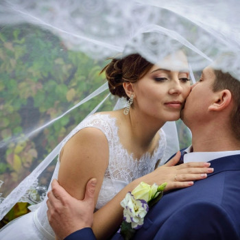 Весільні макіяж і засіска