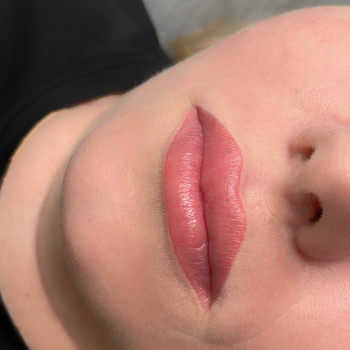 пудрове напилення губ
                    Мастер перманентного макияжа Юля Киев