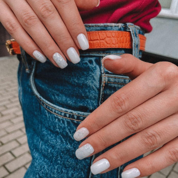 Манікюр зі зняттям та покриттям
                    Салон красоты Fargo Киев