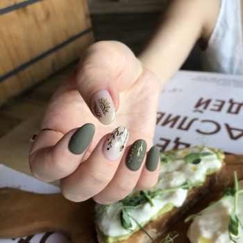 Маникюр + покрытие гель лаком
                    Майстер манікюру Вероника Київ