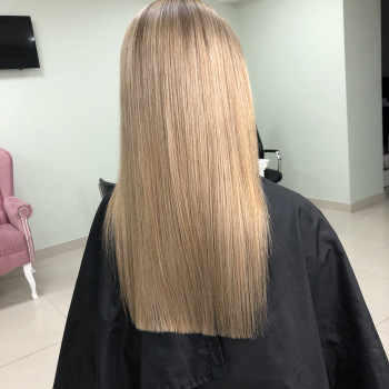 Стрижка женская
                    Перукар Римма Харків