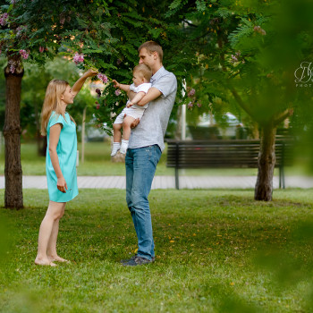 семейная фотосессия, фотосессия на природе, фотосессия в парке, летняя фотосессия