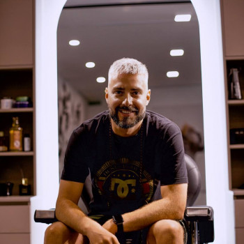 Чоловіча зачіска
                    Барбершоп Barbershop 33 Київ