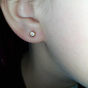 Пирсинг, прокол ушей, пупка, микродермал Александрия
                    Салон красоты LASH&BEAUTY STUDIO Александрия