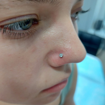 Пирсинг, прокол ушей, пупка, микродермал Александрия
                    Салон красоты LASH&BEAUTY STUDIO Александрия