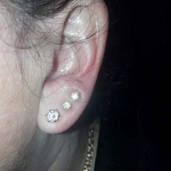 Пирсинг, прокол ушей, пупка, микродермал Александрия
                    Салон красоты LASH&BEAUTY STUDIO Александрия