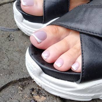 Педикюр
                    Мастер маникюра Александра Одесса