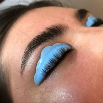 Процесс процедуры Ламинирования ресниц