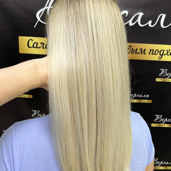 женская стрижка, прямые волосы, выпрямление волос
