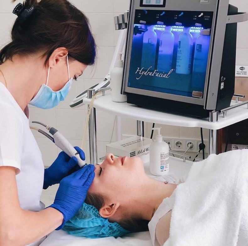 Процедура на апараті HYDRAFACIAL, фото - Салон красоты Bomond