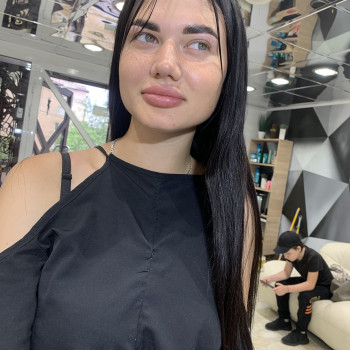 Комплекс долговременная укладка бровей с коррекцией и окрашиванием краской
                    Салон красоты Festival Beauty Запорожье