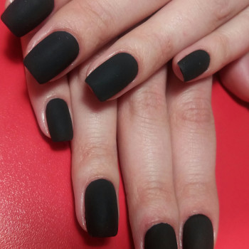 Нарощування нігтів полігелем
                    Мастер маникюра Валерия Киев