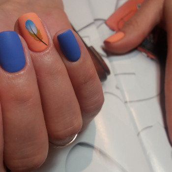 Нарощування нігтів полігелем
                    Мастер маникюра Валерия Киев