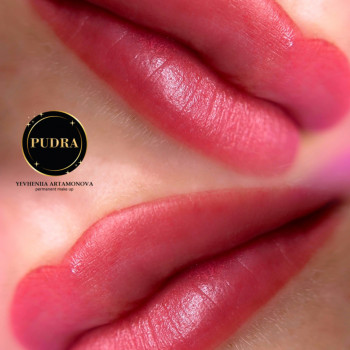 Напилення губ
                    Мастер перманентного макияжа Евгения Кременчуг