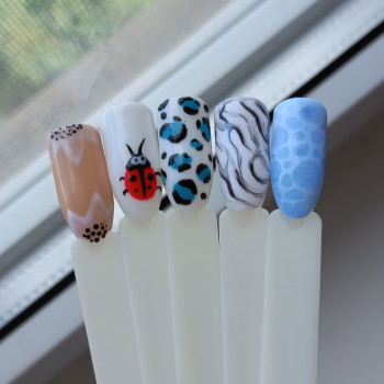 Дизайн нігтів
                    Мастер маникюра Олександра Коростышев