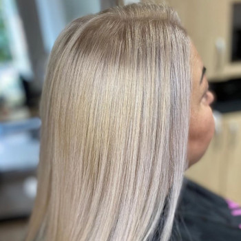 Окрашивание волос на низких окси 
Осветление и тон на 1,5%