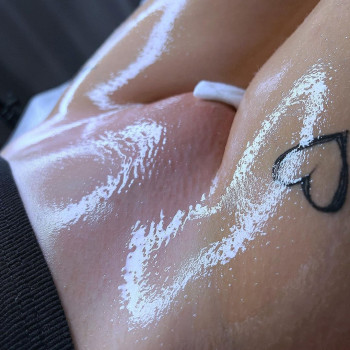 Депиляция глубокого бикини сахарной пастой
                    Мастер депиляции Альона Одесса