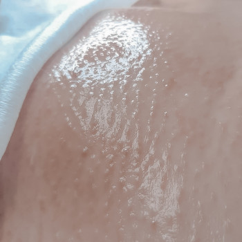 Депиляция глубокого бикини сахарной пастой
                    Мастер депиляции Альона Одесса