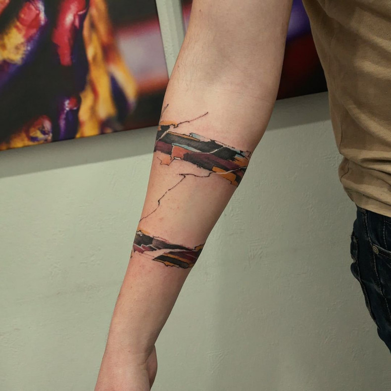 Тату цветные полосы на руке, фото - Тату майстер Олексій