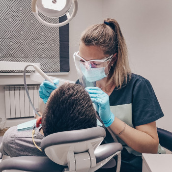 Професійна чистка зубів