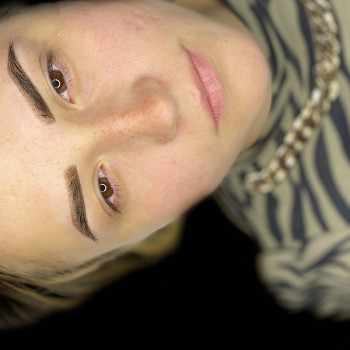 Перманентний макіяж БРІВ 
.
.
.
.
Ціна 1500 грн 
.
.
.
Для з