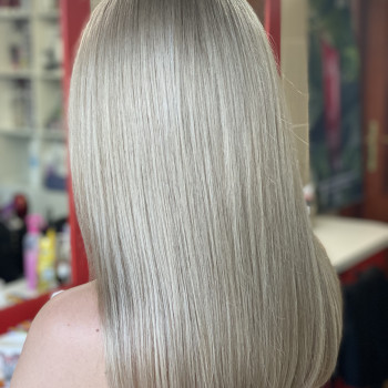 Фарбування волосся різної складності
                    Салон красоты Салон красоты Юлии Ярошенко Киев