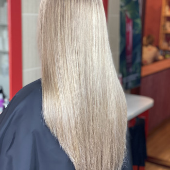 блонд, персиковий колір волосся, фарбування волосся, пряме волосся, довге волосся