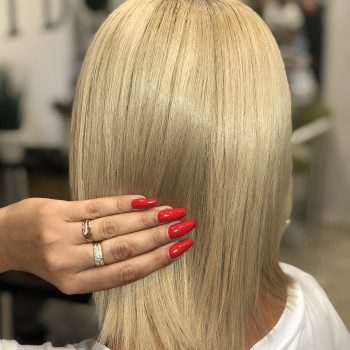 Окрашивание волос
                    Перукар-колорист Валерия Запоріжжя