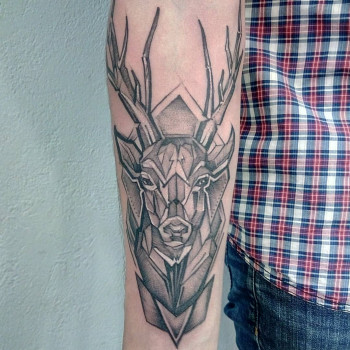 тату олень чб